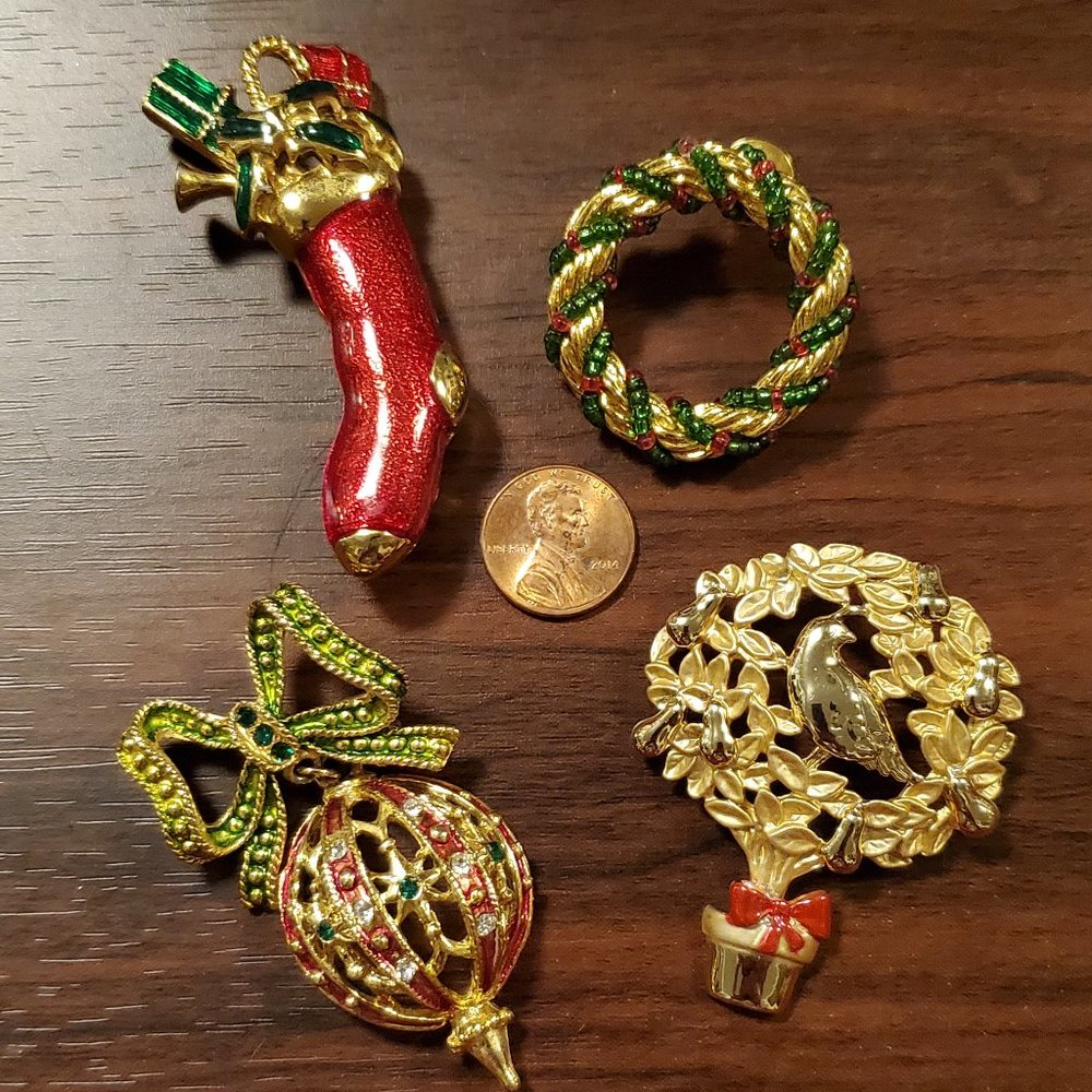 Bundle of Brooches
